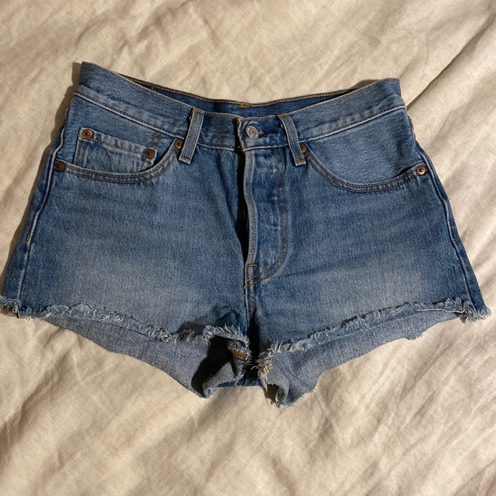 Levi’s 501 cut off shorts